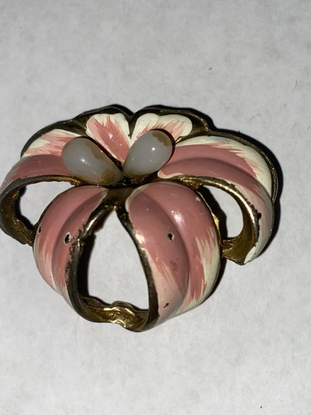 Vintage signed Kantor Pink Enamel Flower Brooch with Pearl Accents - Picture 2 of 4